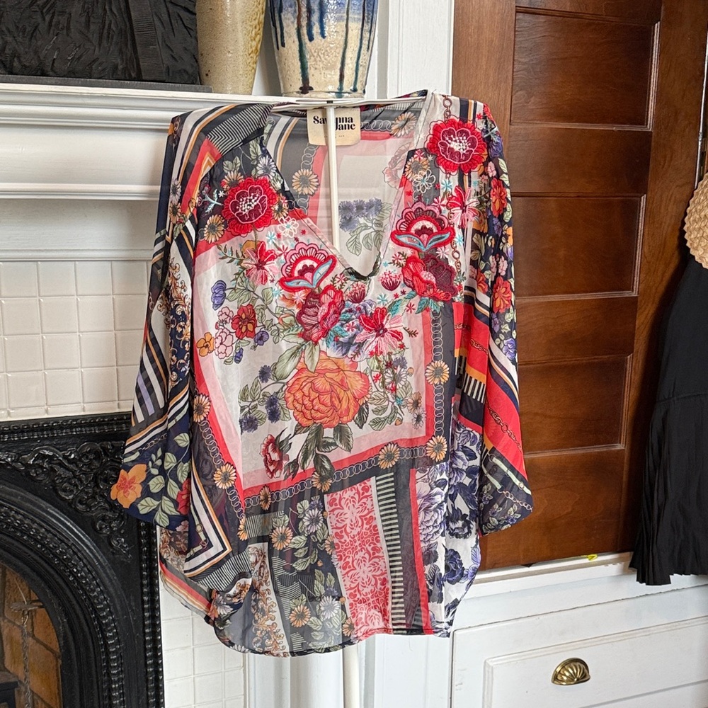 Savanna Jane Vibrant Floral Patchwork unstructured‎  Blouse- worn a few times